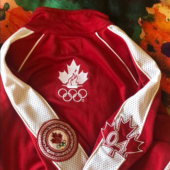 2004 Canadian Olympic team Roots zip up! - Picture 4 of 4